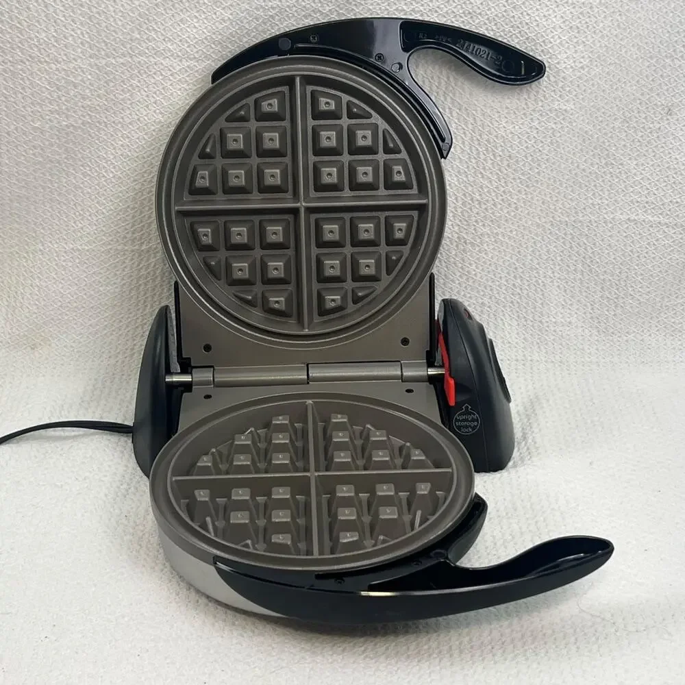 Presto FlipSide Belgian Waffle Maker 0351004 Ceramic Rotating Tested Working